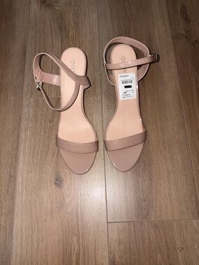 Abound sandals, Tan, women’s size 13M